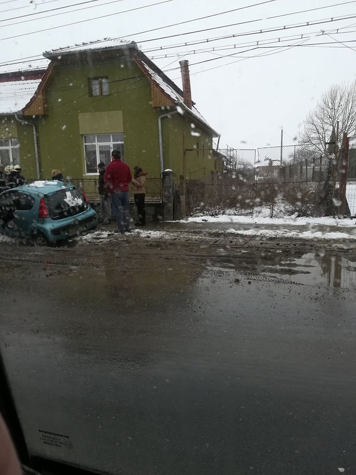 TURDA: A intrat cu mașina pe trotuar și a accidentat un pieton