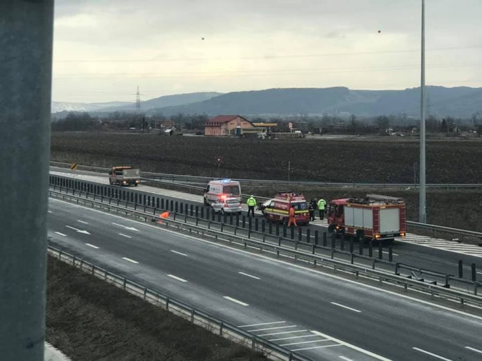 49206629_2422727117769278_823251248168828928_n