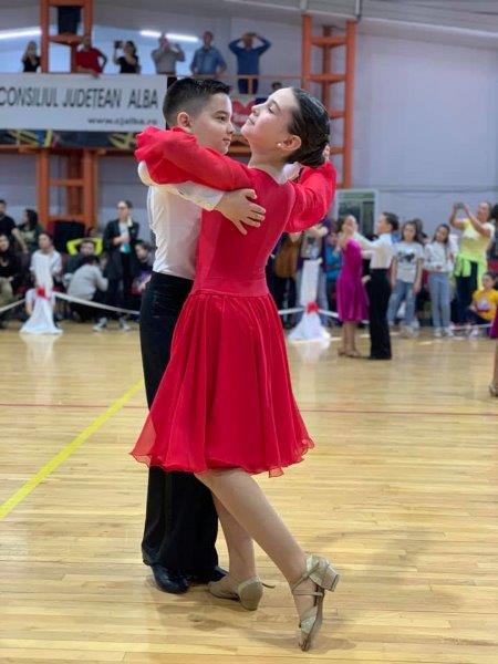 8 medalii pentru dansatorii turdeni, la Cupa Cetății