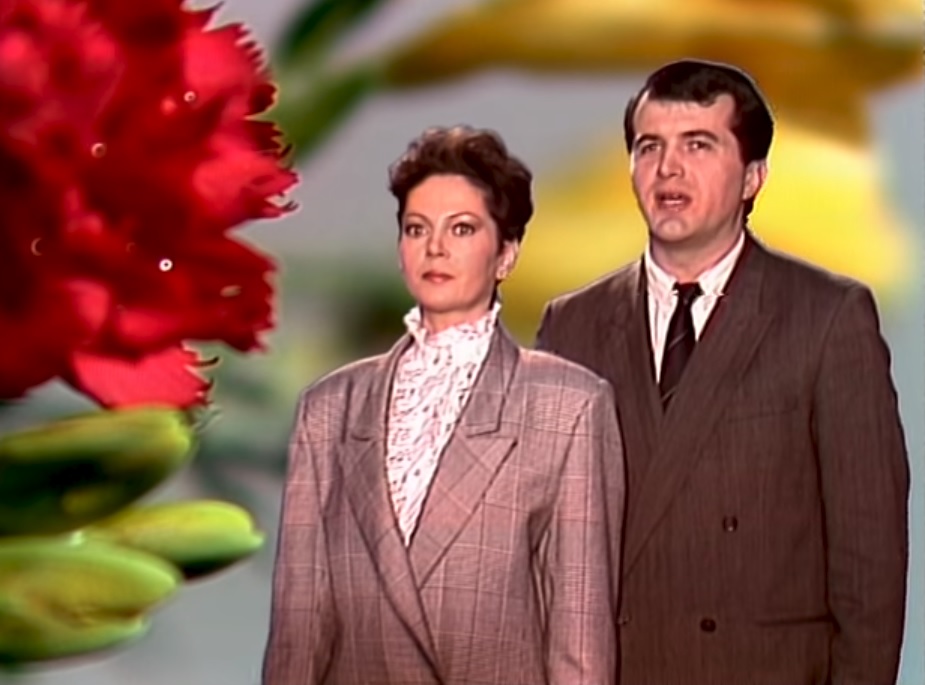 Marele „disident”, Florin Călinescu, a uitat de perioada în care lingea la comuniști