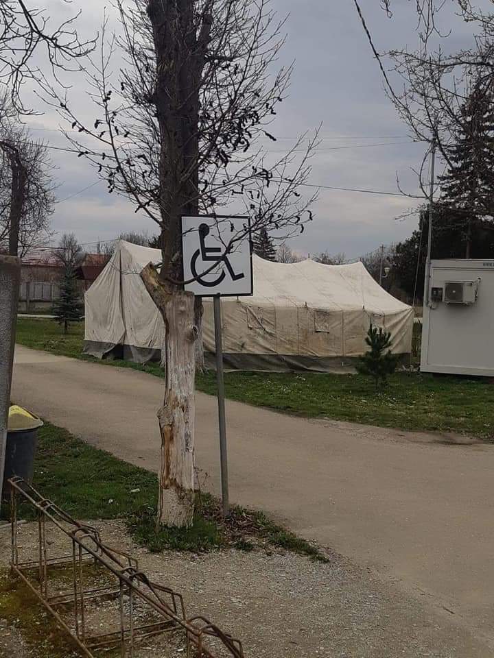 La Tarnaveni, pretriajul se face intr-un cort JEGOS