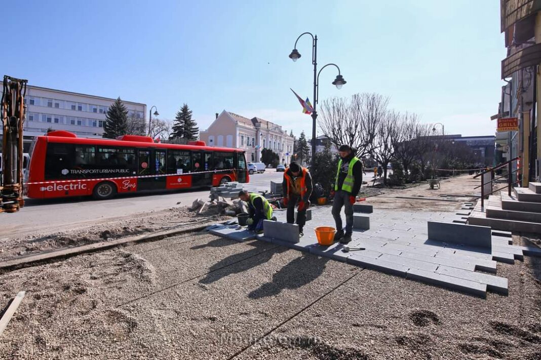 Lucrarile de “facelift” in centrul Turzii continua