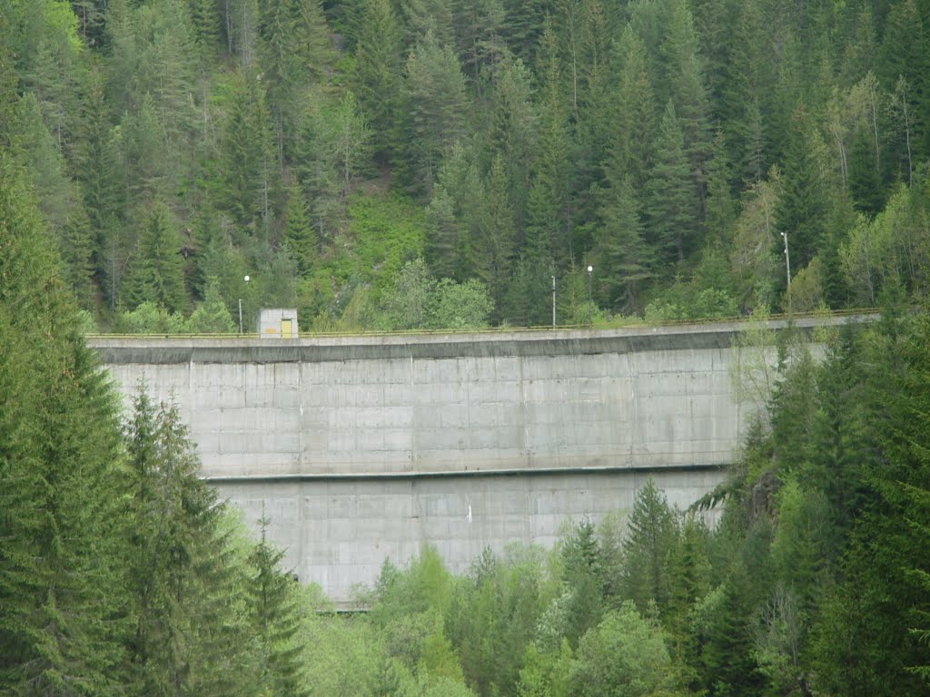 Pericol de deversare a barajului de la Someșul Rece