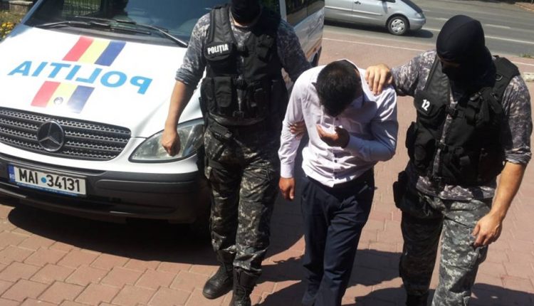 Șantajist turdean depistat ÎN FLAGRANT de polițiști