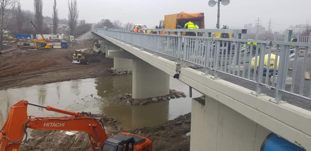 Se deschide traficul pe podul de la Turda Se deschide traficul pe podul de la Turda