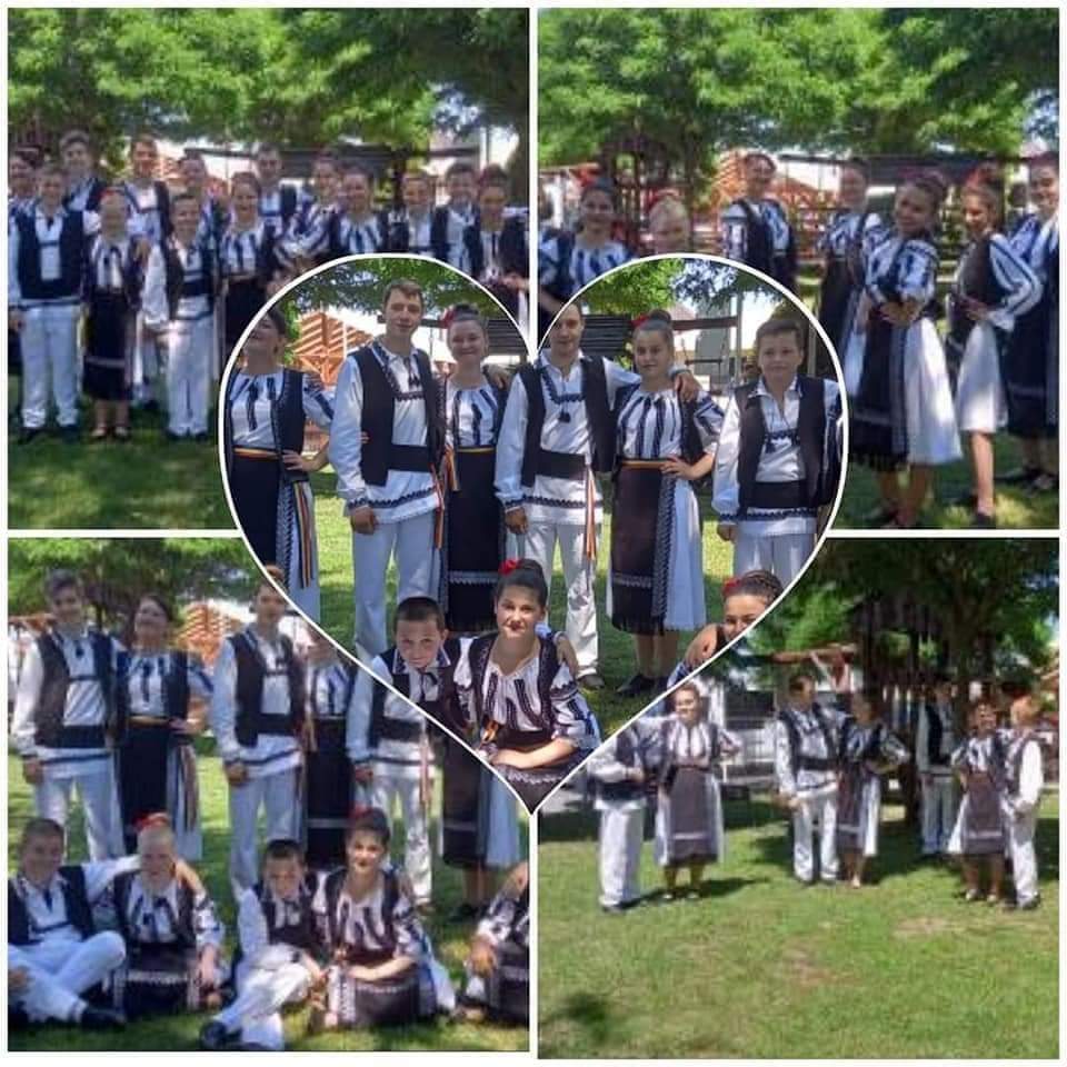 Ansamblul “Flori Muresene” a insufletit Târgul Cheții inainte de Craciun