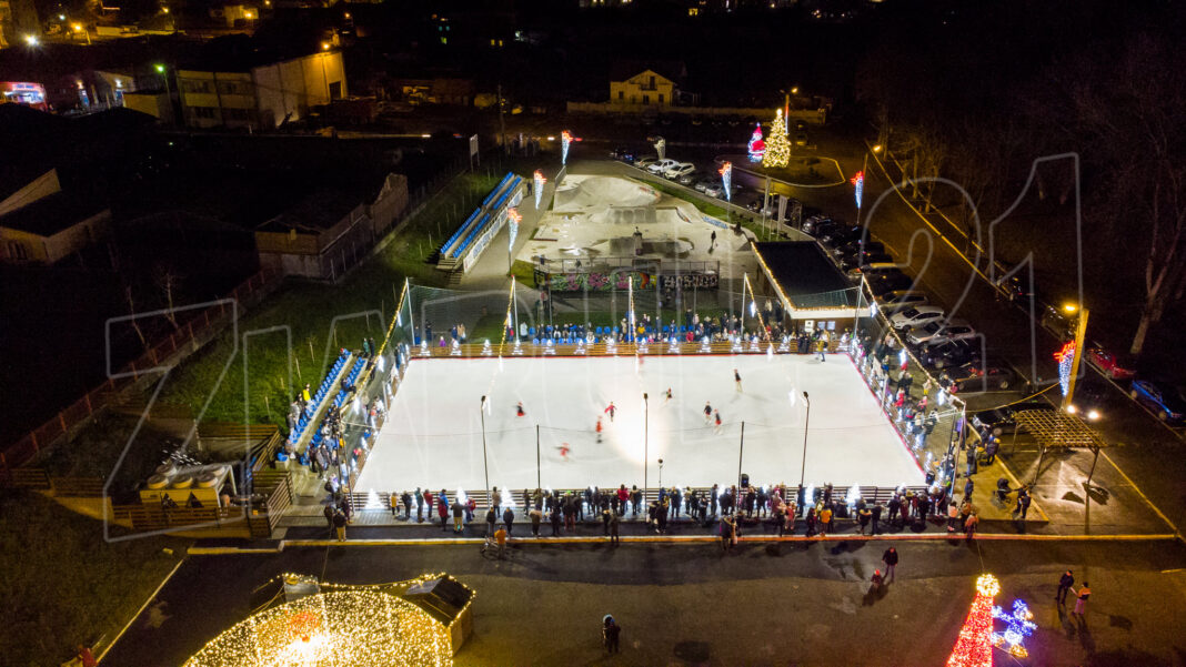 Vezi noul program al Patinoarului de la Câmpia Turzii Vezi noul program al Patinoarului de la Câmpia Turzii