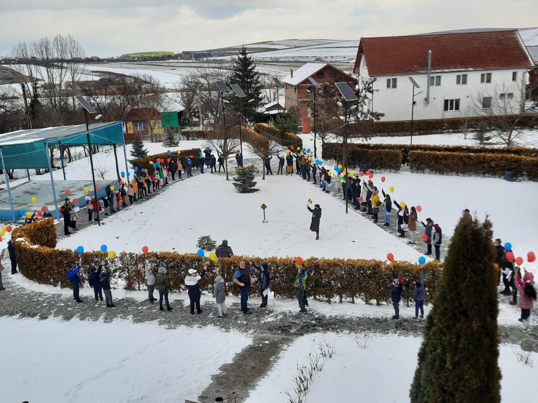 Omagiu adus lui Mihai Eminescu și Unirii Principatelor Române – la Tureni Omagiu adus lui Mihai Eminescu și Unirii Principatelor Române – la Tureni