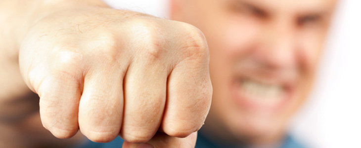 Bărbat din Moldovenești, lovit în figură de un băiat de 15 ani