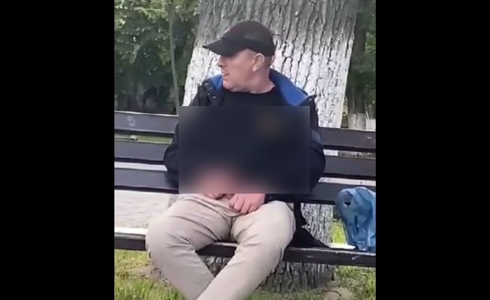 Obsedat sexual – își freacă penisul în Parcul Central Turda
