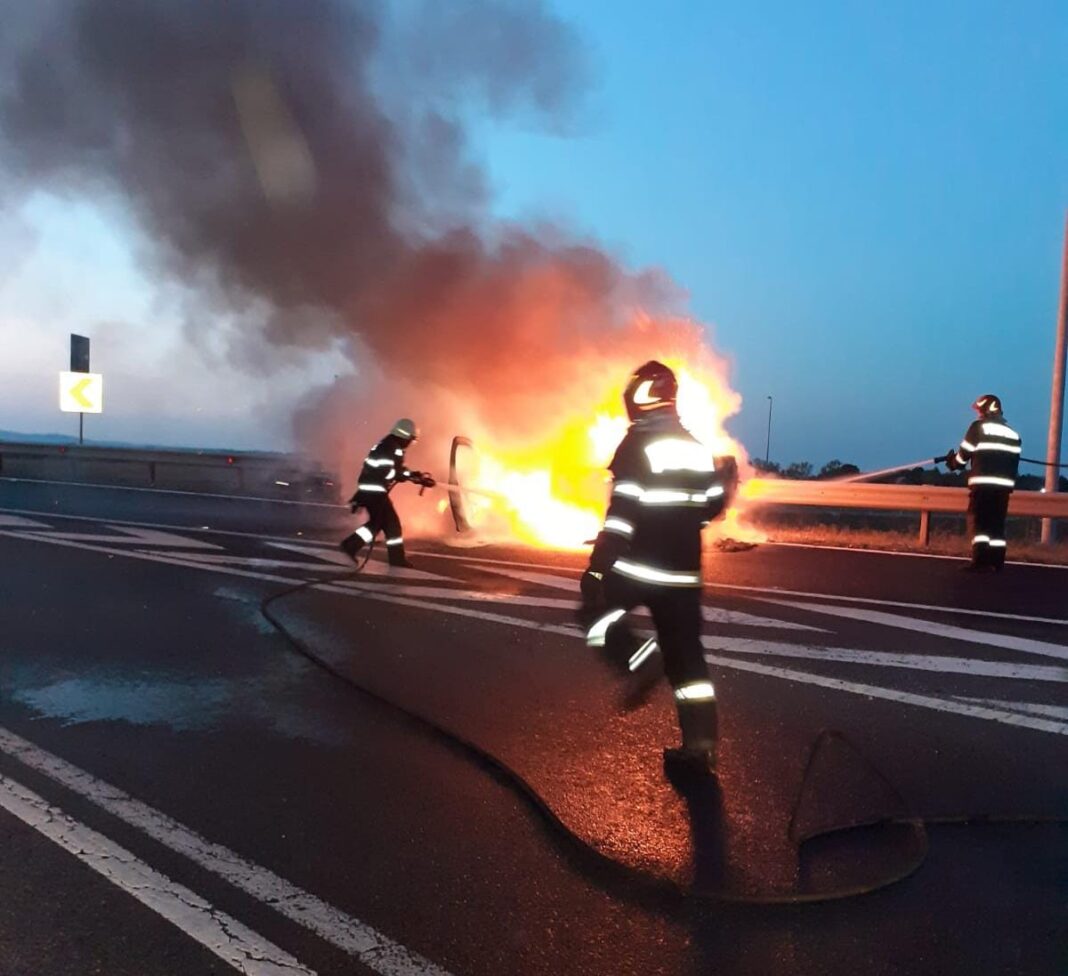 Incendiu auto la Turda, pe A3