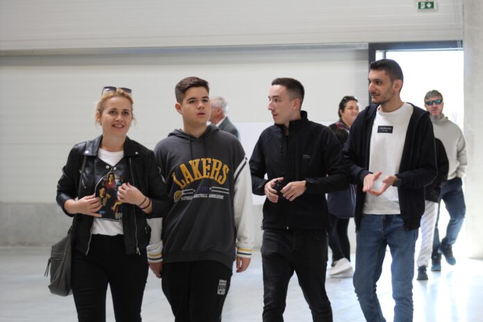 311417095_442290454560087_70354851949218129_n