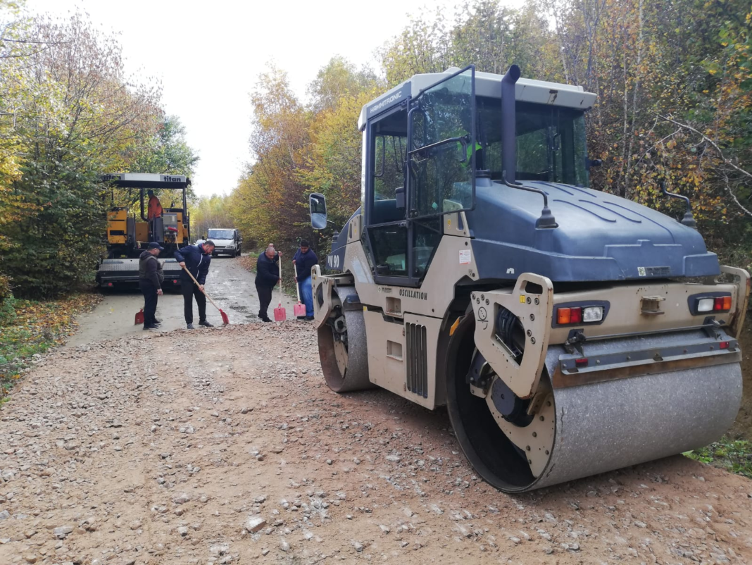 Se asfaltează drumul județean dintre Tureni și Ciurila
