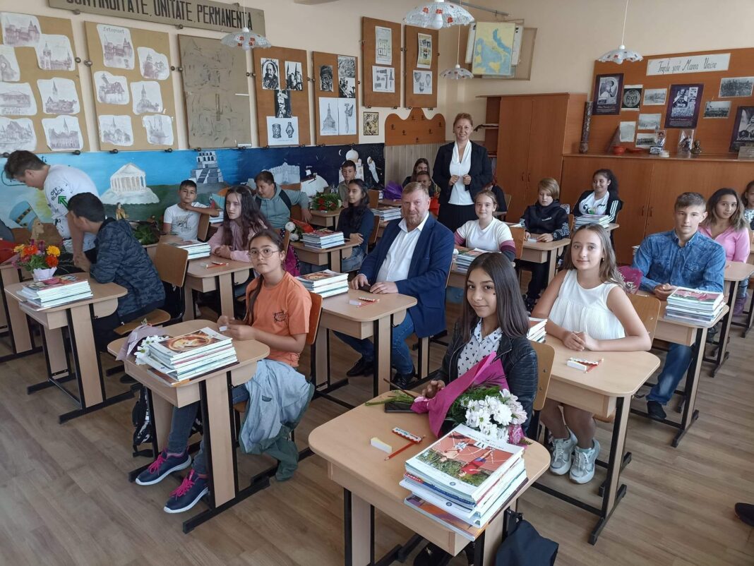 Mesajul domnului primar, Dorin Nicolae LOJIGAN, cu ocazia Zilei Mondiale a Educației