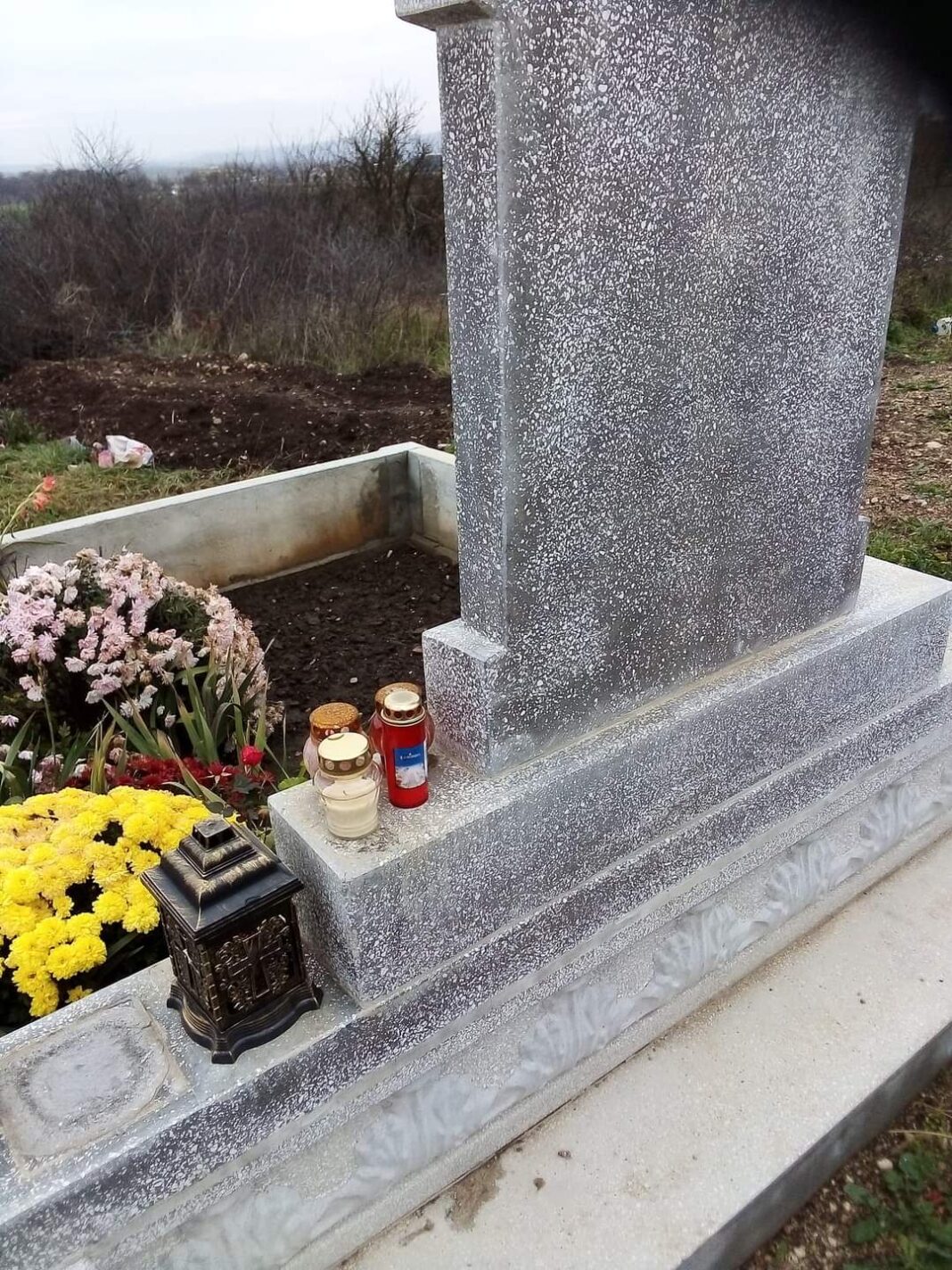 Mormant PROFANAT la Luncani