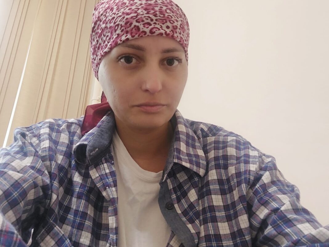 <strong>La 27 de ani se luptă cu o boală cruntă. Află cum poți să o ajuți pe Alexandrina</strong>