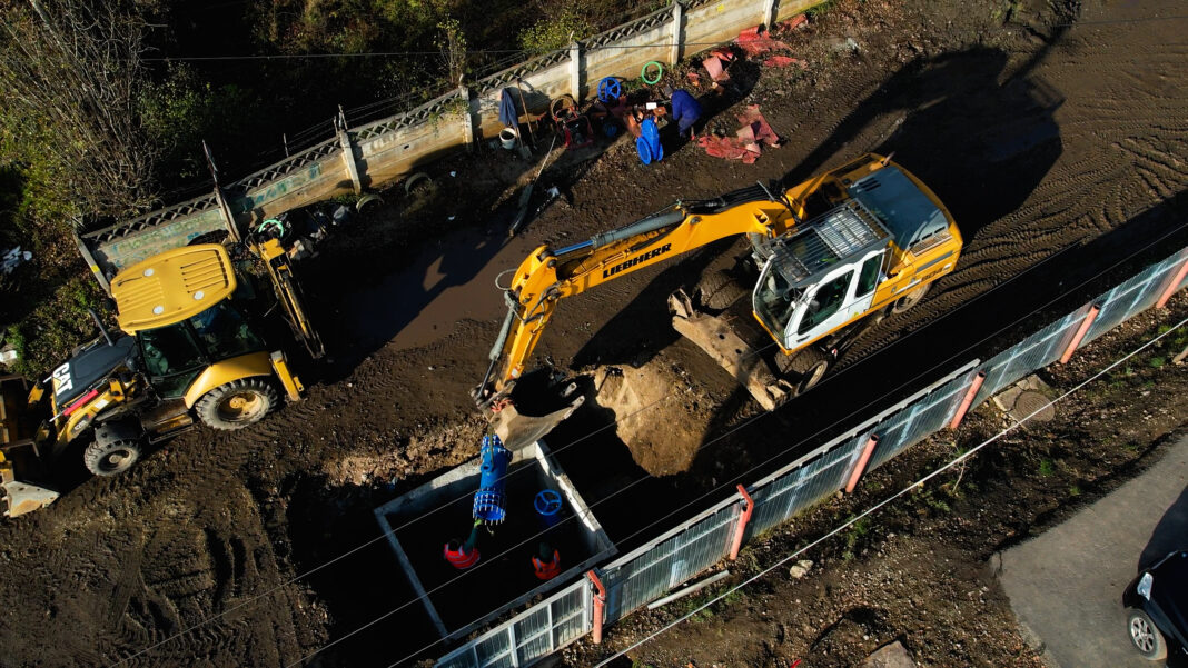 Peste 55% progres fizic de execuție a lucrărilor din cadrul contractului CL-7 – „EXTINDERE ȘI REABILITARE SISTEM DE ALIMENTARE CU APĂ ȘI SISTEM DE CANALIZARE MENAJERĂ ÎN MUNICIPIUL CÂMPIA TURZII”