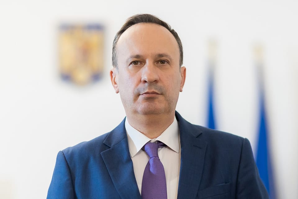<strong><em>Adrian Câciu, ministrul Finanțelor: ”Trebuie sã punem în centrul reformãrii cadrului de guvernanțã economicã necesitatea continuãrii reformelor și a investițiilor, inclusiv cele din domeniul apãrãrii și securitãții”</em></strong> <strong><em>Adrian Câciu, ministrul Finanțelor: ”Trebuie sã punem în centrul reformãrii cadrului de guvernanțã economicã necesitatea continuãrii reformelor și a investițiilor, inclusiv cele din domeniul apãrãrii și securitãții”</em></strong>