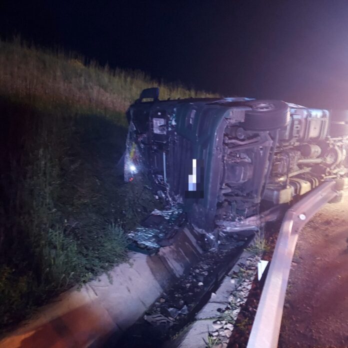 camion-răsturnat-a3