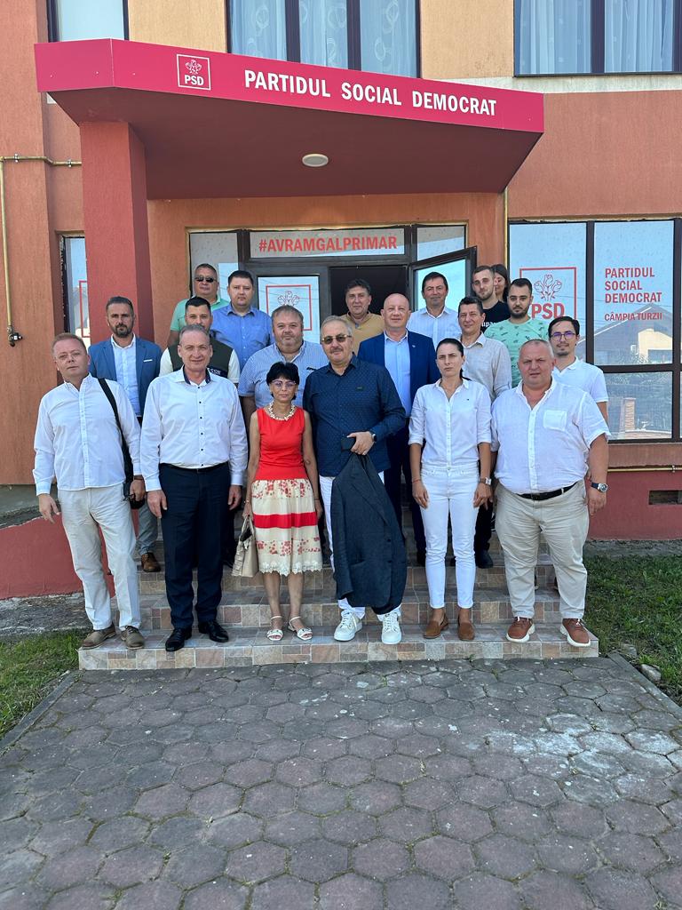 Vasile Dâncu, in mijlocul PSD-istilor ghiriseni