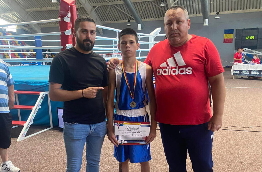 Tipic românesc: S-a calificat la Campionatul European de Box, dar nu are echipamentul adecvat