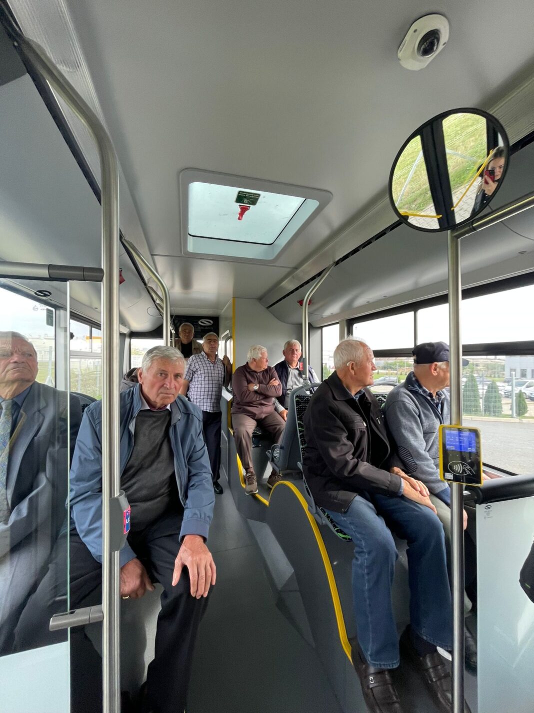 🚌Activitate inedită, împreună cu seniorii orașului 🚌Activitate inedită, împreună cu seniorii orașului