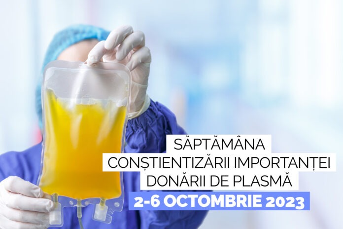 Gloved,Hands,Of,A,Medical,Professional,Holding,A,Bag,Of