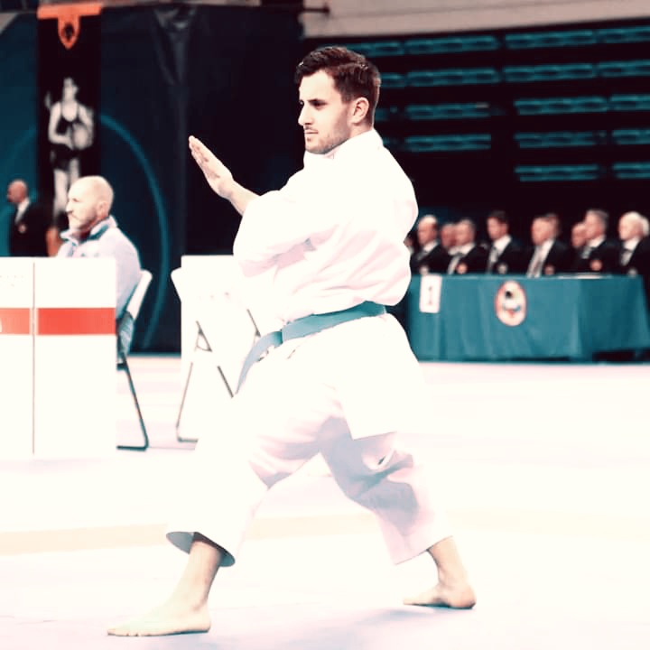 Un CAMPION MONDIAL preda Karate la Campia Turzii