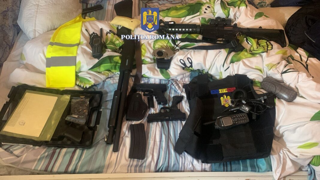 S-a dat drept agent anticorupție și avea UN ÎNTREG ARSENAL