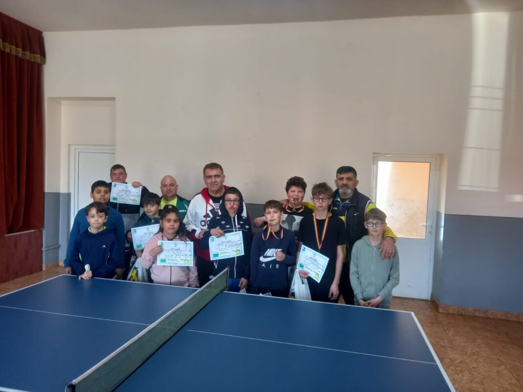 Inițiem tinerii comunei noastre în activități sportive