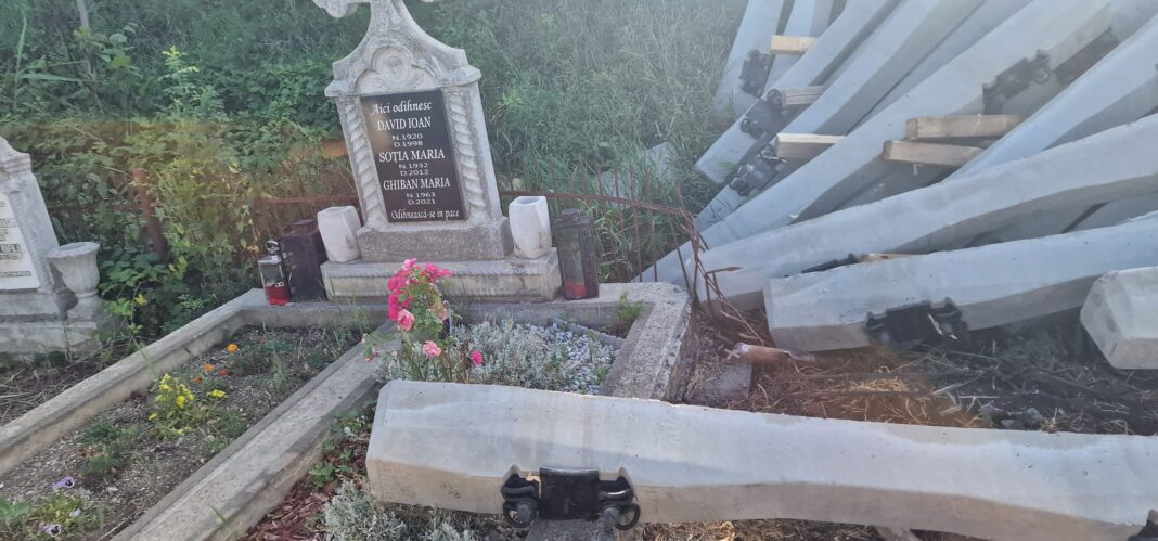 (VIDEO)Distrugere si profanare de morminte, la Campia Turzii