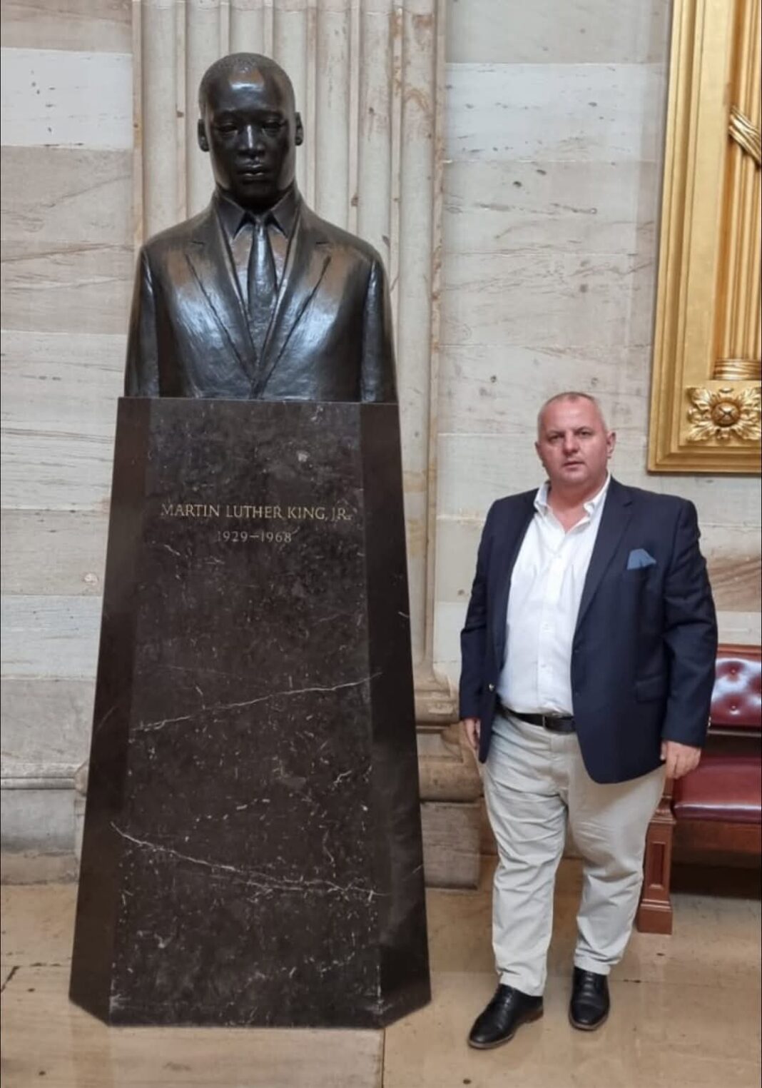 O scurtă prezentare a membrilor delegației americane ce va vizita România, la invitația Ambasadei SUA de la București și a presedintelui Camerei Deputaților: O scurtă prezentare a membrilor delegației americane ce va vizita România, la invitația Ambasadei SUA de la București și a presedintelui Camerei Deputaților: