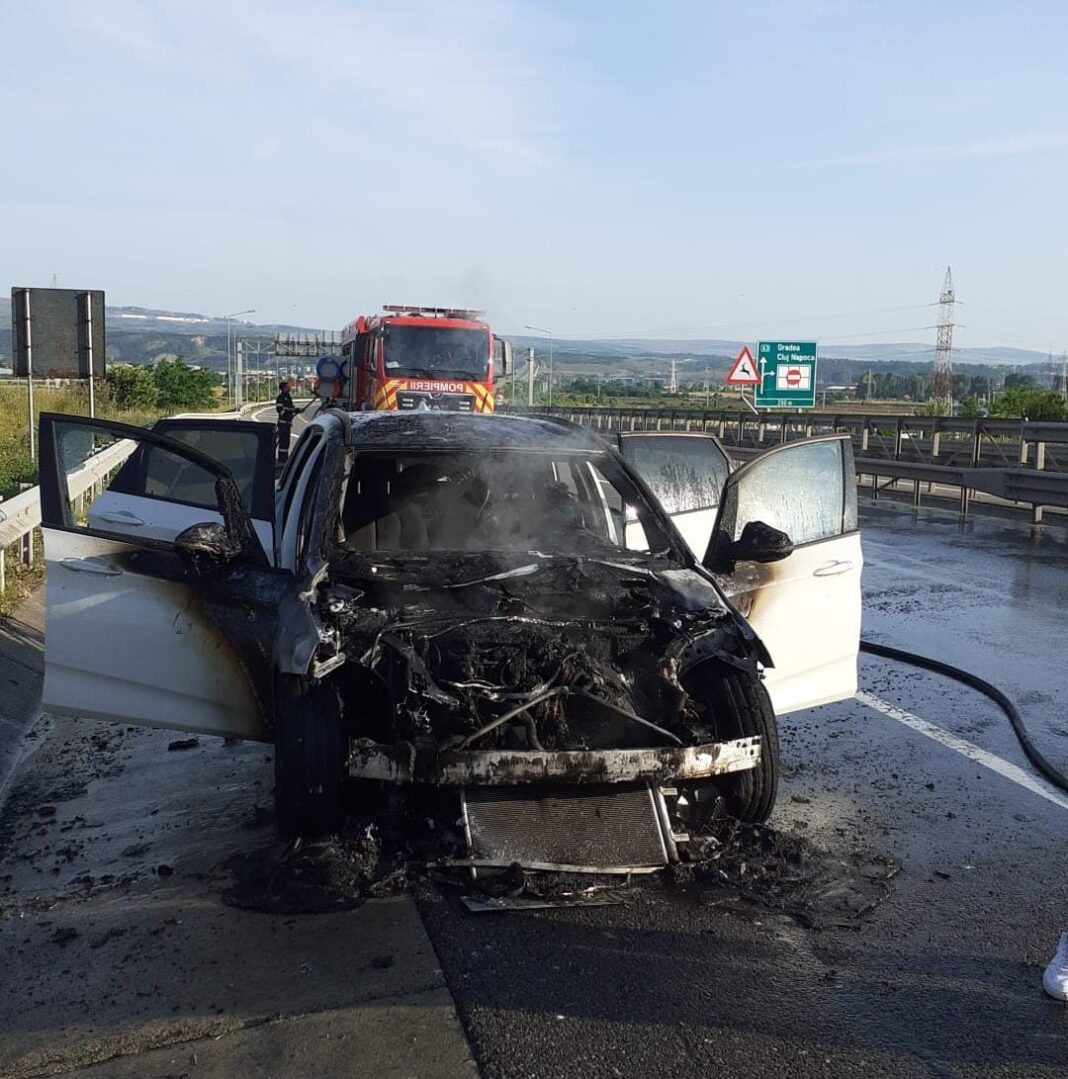 Incendiu A3: Mașină cuprinsă de flăcări între Cluj și Turda