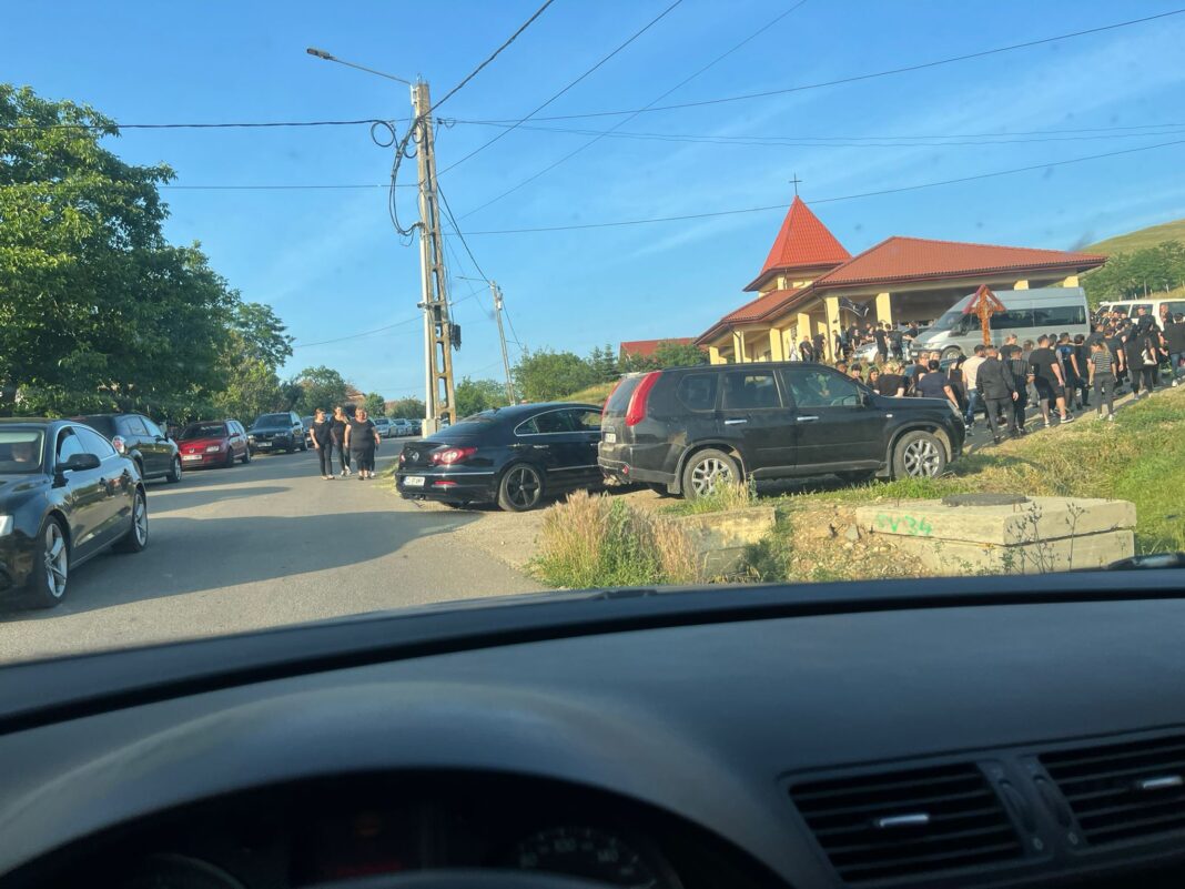 Priveghi Oana Gașpar – sute de oameni prezenti