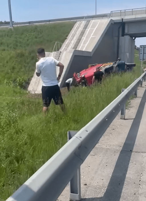 (VIDEO): Accident pe Autostrada Turda-Târgu Mureș: un tânăr pompier de la ISU Alba a salvat viața unui șofer