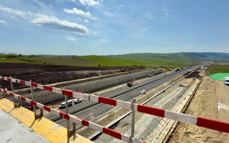Poliția întârzie deschiderea drumului expres A3 Tureni