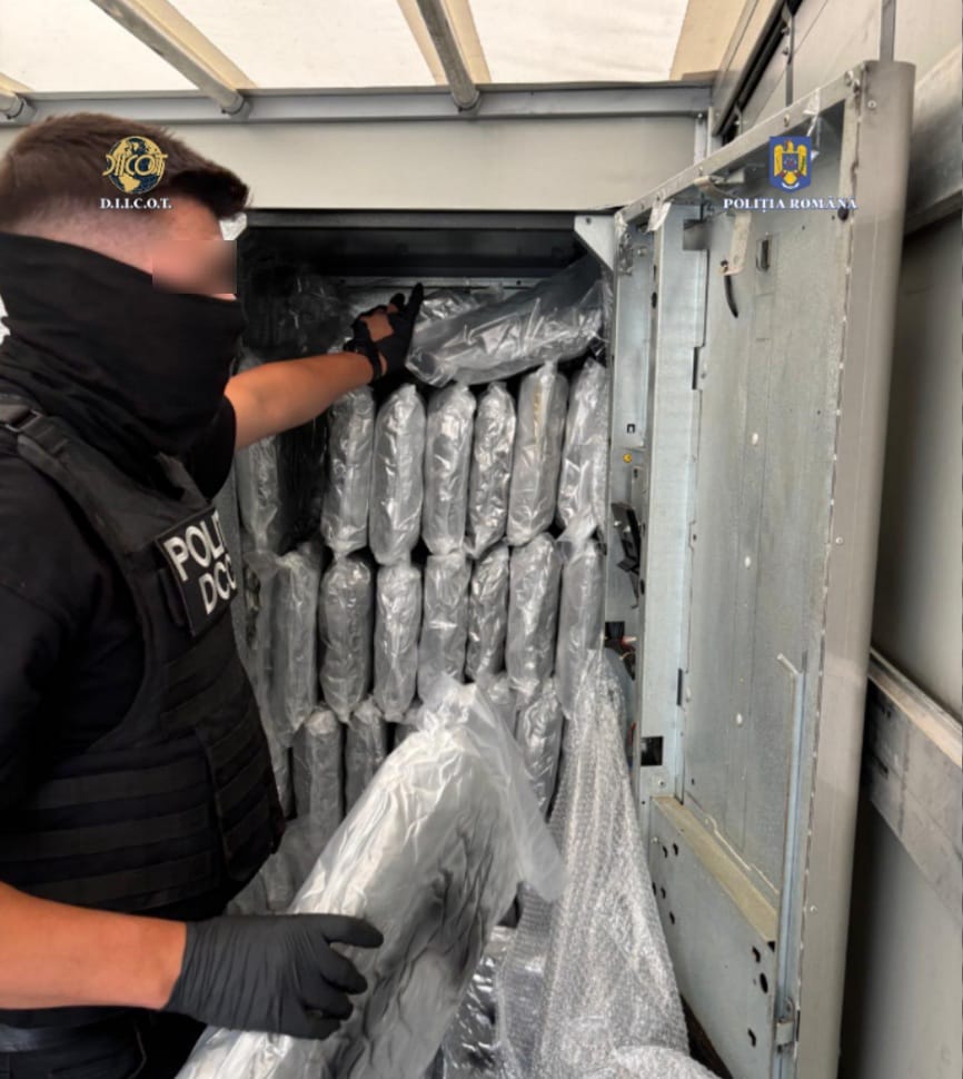 200 de kg de canabis si cocaina