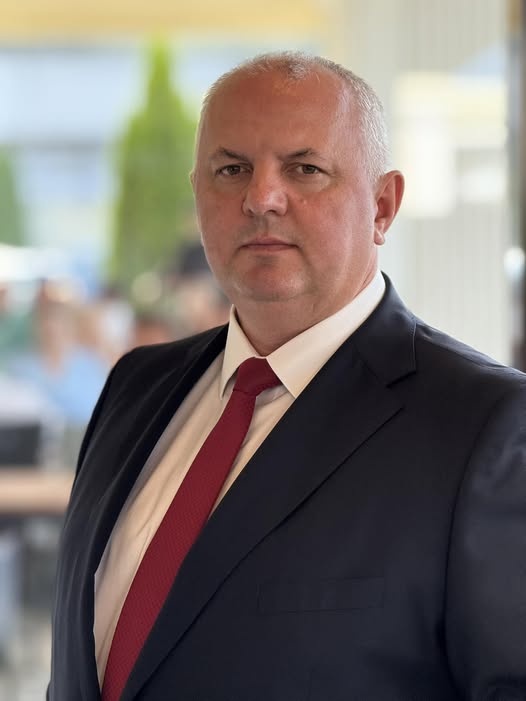 531613824_24725183413753461_3679417151349896818_n Descoperă analiza rolului UE în conflictul din Ucraina. Află de ce Europa este marginalizată la masa negocierilor dintre SUA și Rusia, în ciuda sprijinului financiar masiv.