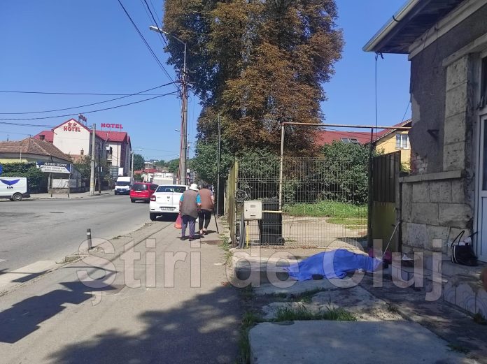 cadavru lăsat să zacă în stradă în cluj