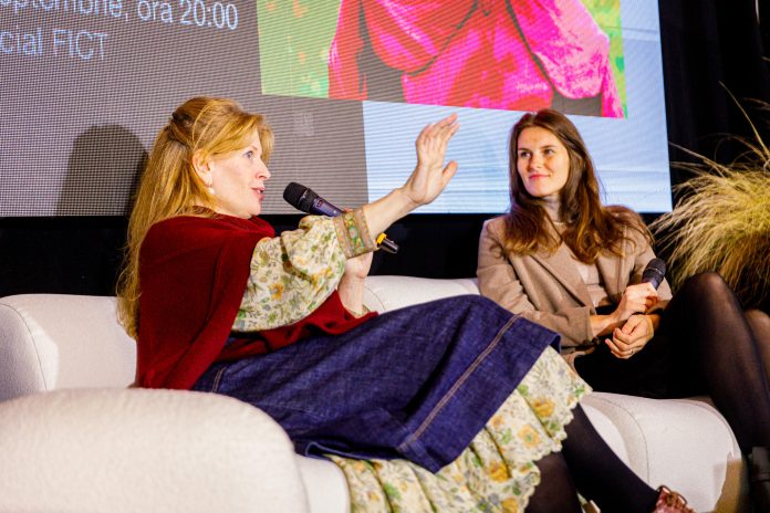 Sarah Perry la FICT Sarah Peny