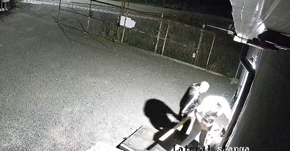 Om de afaceri bătut măr