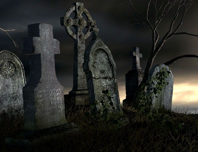 🕯️ Cimitirul Ascuns dintre Câmpia Turzii și Luna – povești cu dueluri, nobili și ziduri de fortăreață 🕯️