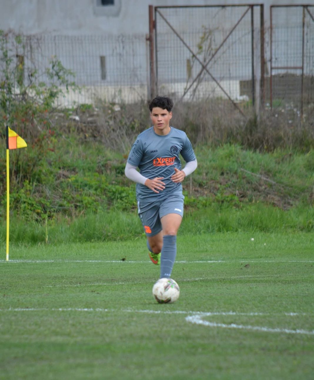 Etapă nebună în Liga 4 Elite Mureș! ⚽ Plouă cu goluri, Vulturii zboară, iar Mureșul Râșii-Munți rămâne de neatins!