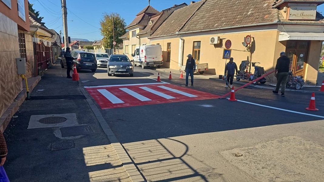 Marcaje rutiere în municipiul Turda.