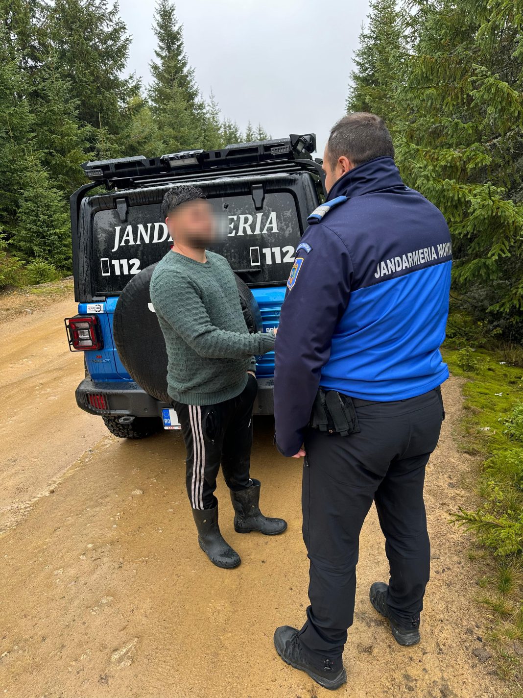 Persoană rătăcită în pădure salvată de jandarmii clujeni
