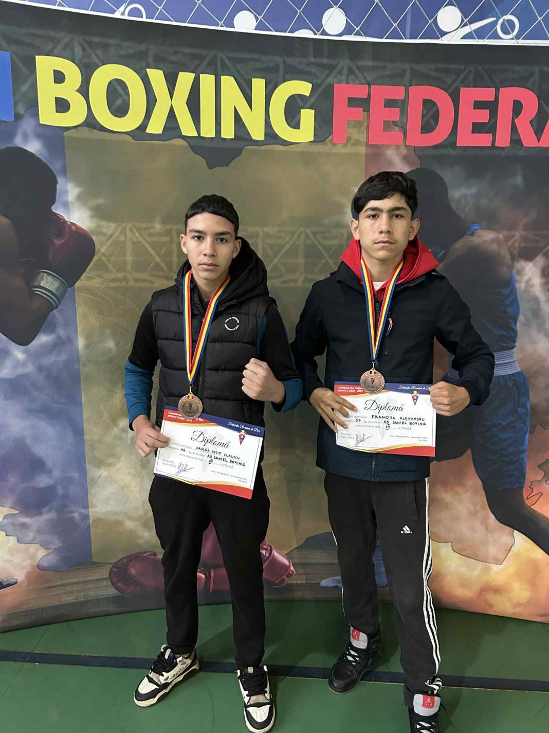 🥊 SE ÎNTORC ACASĂ ACOPERIȚI DE GLORIE! 🥊 🥊 SE ÎNTORC ACASĂ ACOPERIȚI DE GLORIE! 🥊