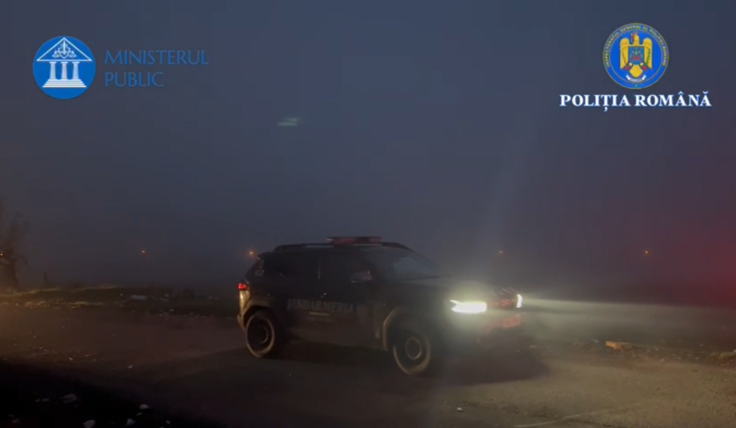 RAZIE-ȘOC ÎN MUREȘ! „Operațiunea JUPITER” LOVEȘTE ÎN MAFIA LEMNULUI!Percheziții fulger, drujbe confiscate și un tânăr reținut! 🌲🚓🔥 RAZIE-ȘOC ÎN MUREȘ! „Operațiunea JUPITER” LOVEȘTE ÎN MAFIA LEMNULUI!Percheziții fulger, drujbe confiscate și un tânăr reținut! 🌲🚓🔥