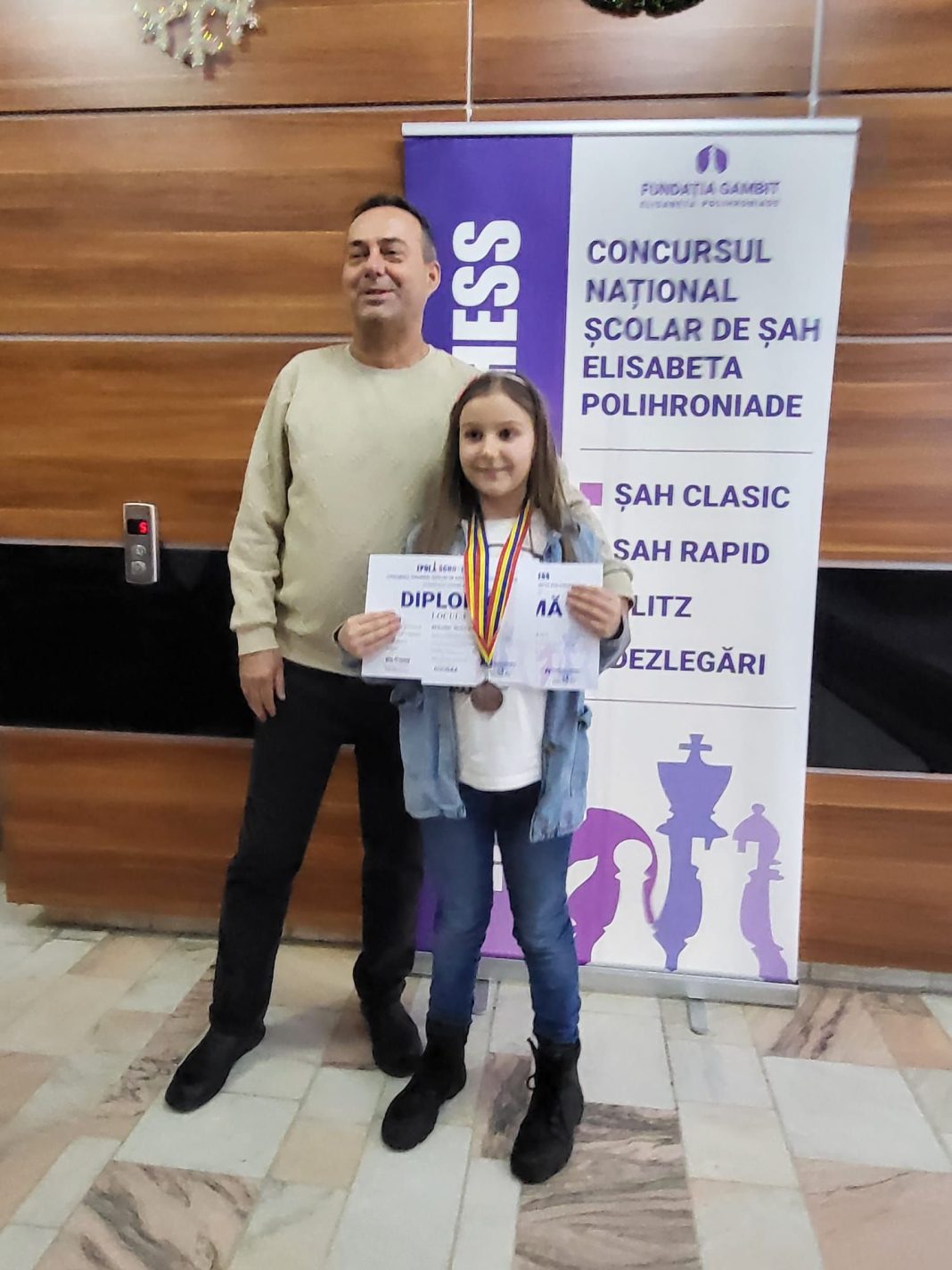 Performanță care onorează Turda: două medalii naționale pentru eleva Berariu Maya