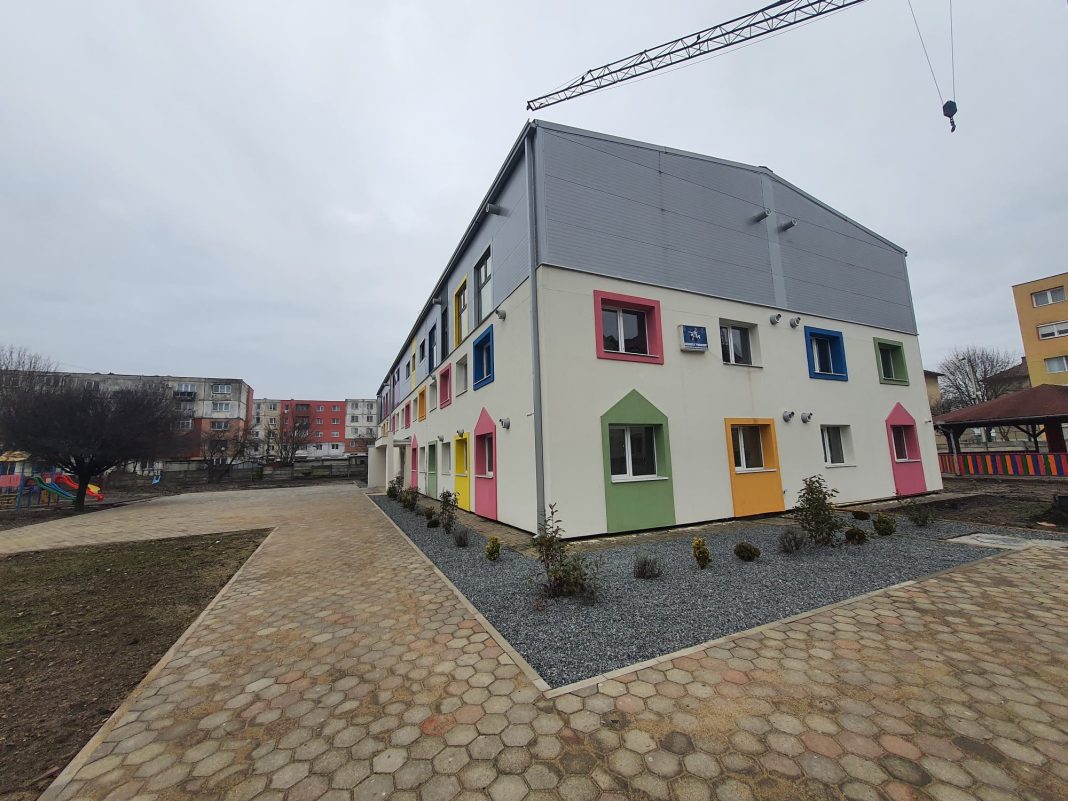 Grădinița „Pinocchio” din Câmpia Turzii, modernizată cu 2,5 milioane de lei alocați de Consiliul Județean Cluj Grădinița „Pinocchio” din Câmpia Turzii, modernizată cu 2,5 milioane de lei alocați de Consiliul Județean Cluj