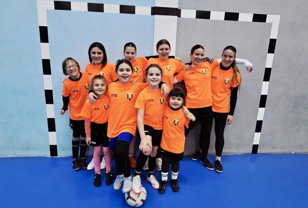 Fotbalul din Câmpia Turzii intră în istorie: prima echipă feminină de fotbal participă la un turneu oficial fotbal feminin Câmpia Turzii